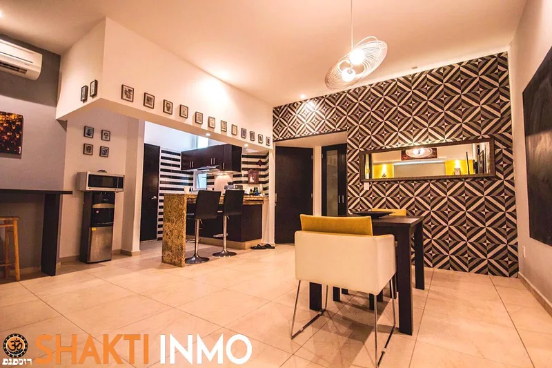 Gorgeous 1 Bedroom Furnished Condo