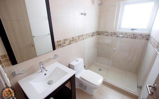 Perfect 2 Bedroom Apartment Unbeatable location