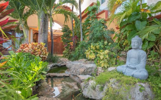 BREATHTAKING OCEANFRONT LUXURIOUS MANSION VACATION RENTAL IN CANCUN